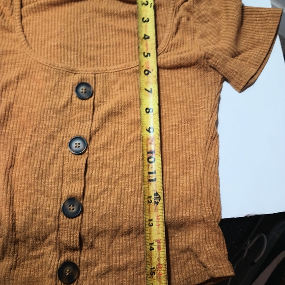 Tan Ribbed Button-Down Top - Picture 7 of 7